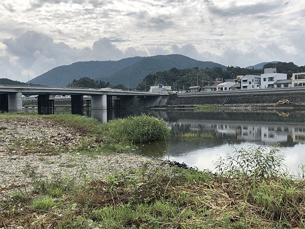 肱川｜中流